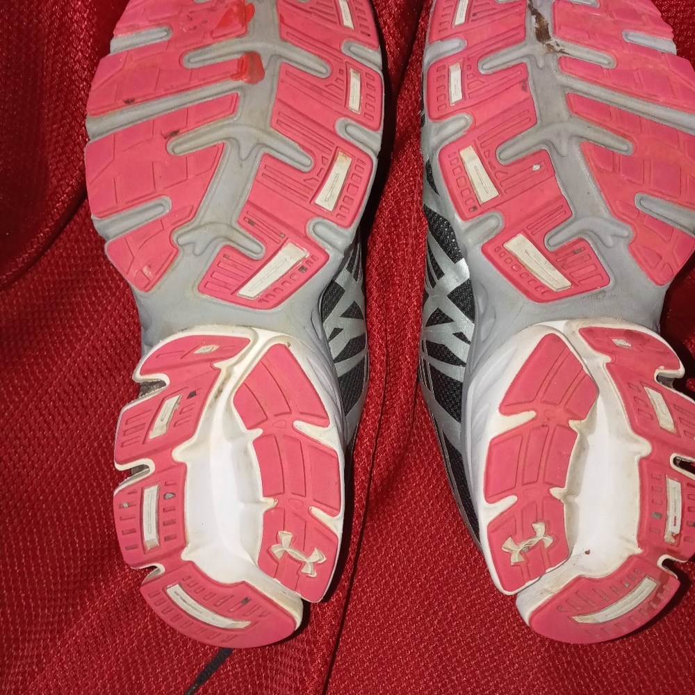 Shoes - Picture 2 of 4